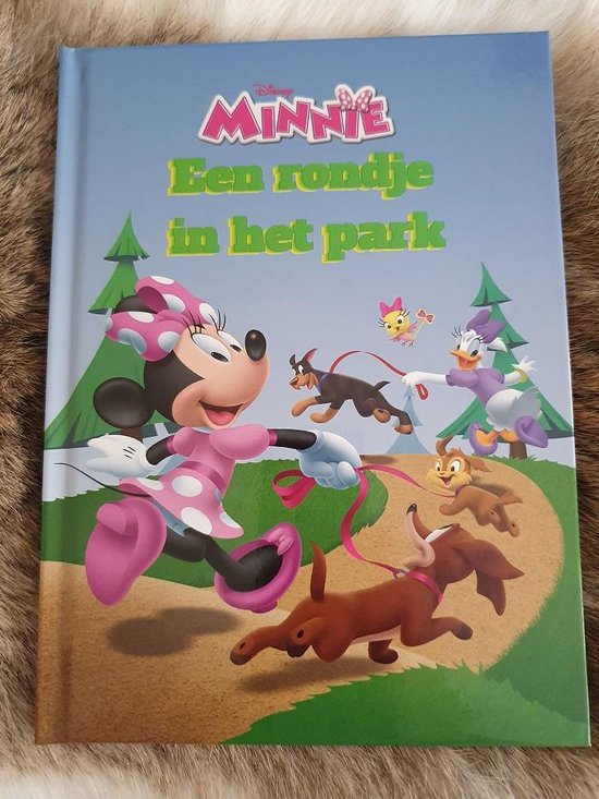 Disney Minnie mouse, Een rondje in het park