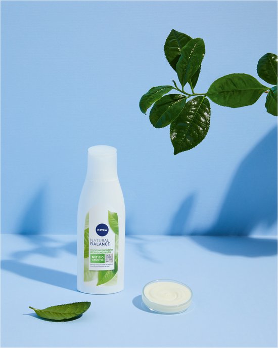 NIVEA Naturally Good Reinigingsmelk - 6 x 200ml - Voordeelverpakking