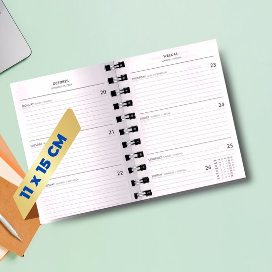 Maxenza Agenda 2025 – Agenda 2025 Volwassenen - Spiraalagenda - Zakagenda - 11 x 15 cm - Inclusief 3 Balpennen - Harde Kaft met Elastiek - Inclusief Afneembare Liniaal en 4 Kaartenvakken - FSC®-gecertificeerd Papier - Dagindeling - Zwart