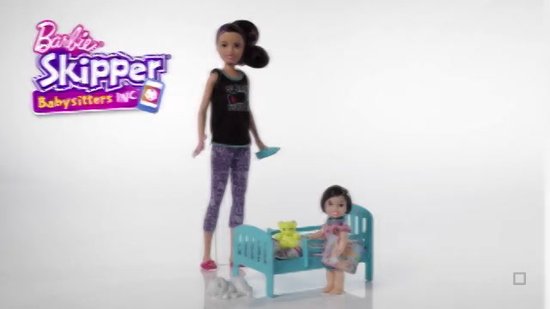 Barbie Family Skipper Babysitter Bedtijd Speelset - Barbie Pop met Minipop en Bed
