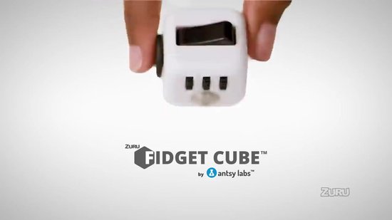 Zuru Original Fidget Cube roze - friemelkubus - Voor de hand